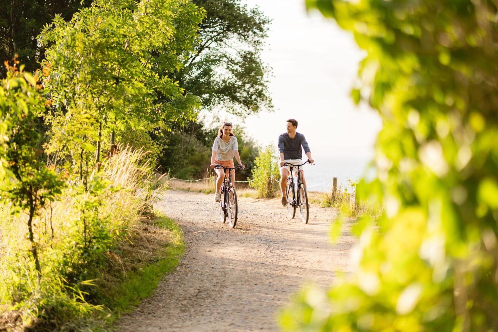 Отель A-Rosa Travemuende Любек Экстерьер фото Cycling in the Netherlands